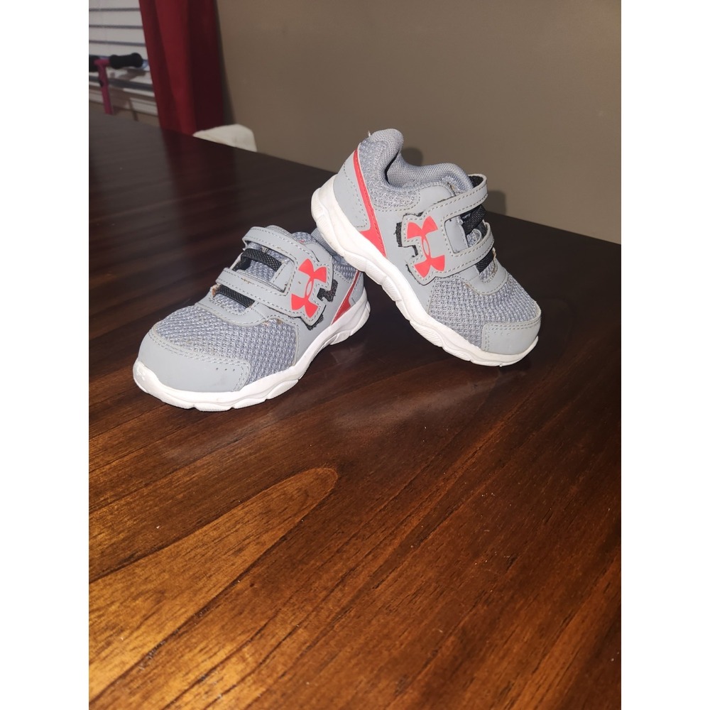 Under Armour Kids Toddler Shoes. Gray & Red. Little kids size 7